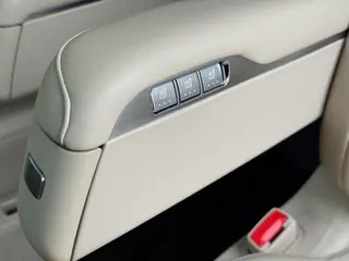 Harmony Intelligence AITO M9 2024 extended range Max Six-seat version interior photo 13 Harmony Intelligence AITO M9 2024 extended range Max Six-seat version interior photo 13