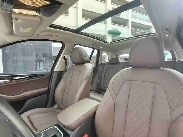 BMW X3 2022 xDrive25i M Sports suit interior photo 13 BMW X3 2022 xDrive25i M Sports suit interior photo 13