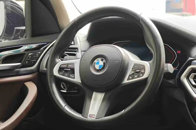 BMW X3 2022 xDrive25i M Sports suit interior photo 14 BMW X3 2022 xDrive25i M Sports suit interior photo 14