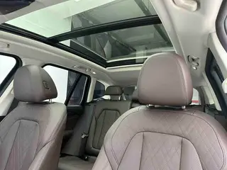 BMW X3 2022 Second change xDrive30i Leading Type M Obsidian Night Suit interior photo 11 BMW X3 2022 Second change xDrive30i Leading Type M Obsidian Night Suit interior photo 11