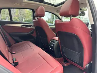 BMW X4 2022 xDrive 25i M Sports suit interior photo 11 BMW X4 2022 xDrive 25i M Sports suit interior photo 11