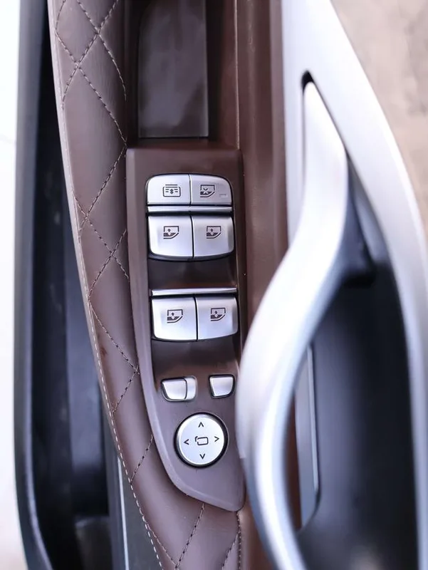 BMW 7 Series 2021 740Li Leading Type Luxury Set interior photo 18 BMW 7 Series 2021 740Li Leading Type Luxury Set interior photo 18