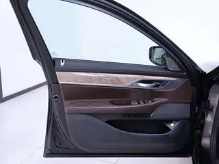 BMW 7 Series 2021 740Li Leading Type Luxury Set interior photo 19 BMW 7 Series 2021 740Li Leading Type Luxury Set interior photo 19