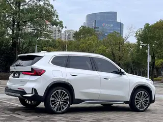 BMW X1 2023 xDrive25Li X Набор дизайна экстерьер фото 4 BMW X1 2023 xDrive25Li X Набор дизайна экстерьер фото 4