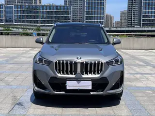 BMW X1 2023 xDrive25Li M Спортивный костюм экстерьер фото 2 BMW X1 2023 xDrive25Li M Спортивный костюм экстерьер фото 2