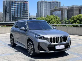 BMW X1 2023 xDrive25Li M Спортивный костюм экстерьер фото 3 BMW X1 2023 xDrive25Li M Спортивный костюм экстерьер фото 3