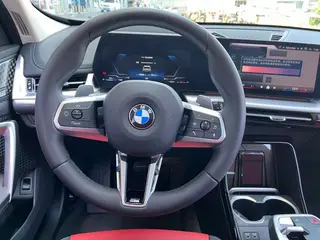 BMW X1 2023 xDrive25Li M Спортивный костюм интерьер фото 14 BMW X1 2023 xDrive25Li M Спортивный костюм интерьер фото 14