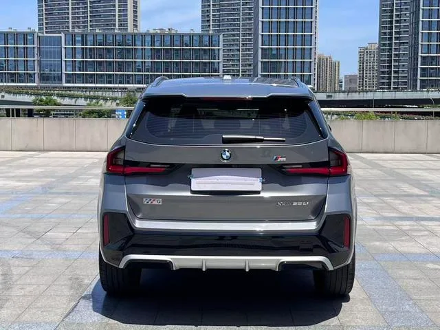 BMW X1 2023 xDrive25Li M Спортивный костюм интерьер фото 20 BMW X1 2023 xDrive25Li M Спортивный костюм интерьер фото 20