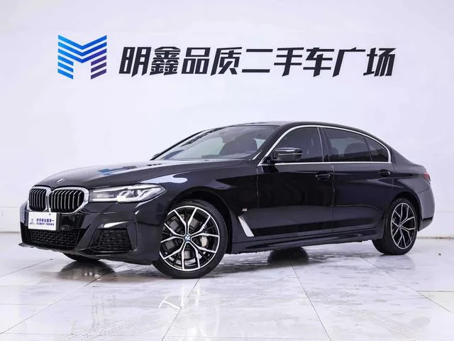 BMW 5 Series 2021 530Li Tipo de lujo M Conjunto deportivo exterior foto 3