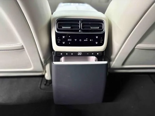 Li Auto L6 2024 Max version exterior photo 9 Li Auto L6 2024 Max version exterior photo 9