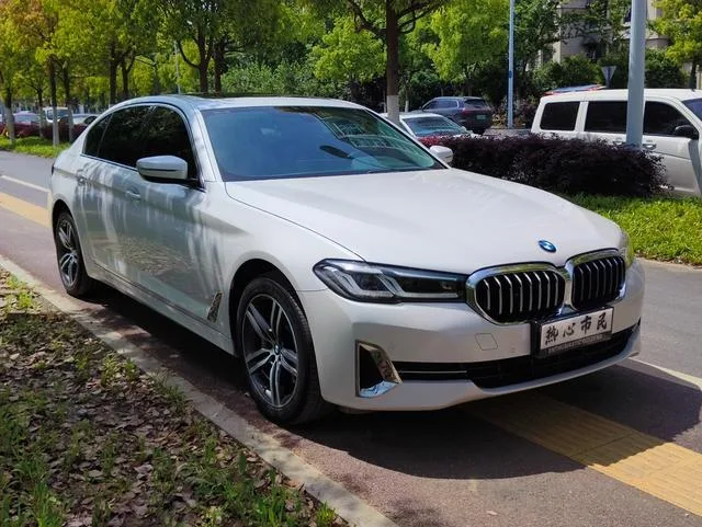 BMW 5 Series 2022 530Li Leading Type Luxury Set exterior photo 3 BMW 5 Series 2022 530Li Leading Type Luxury Set exterior photo 3