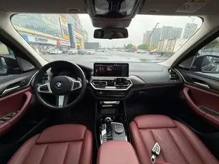 BMW X3 2022 xDrive30i Лидирующий M Ночной костюм экстерьер фото 7 BMW X3 2022 xDrive30i Лидирующий M Ночной костюм экстерьер фото 7