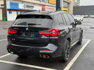 BMW X3 2022 xDrive30i Лидирующий M Ночной костюм интерьер фото 13 BMW X3 2022 xDrive30i Лидирующий M Ночной костюм интерьер фото 13