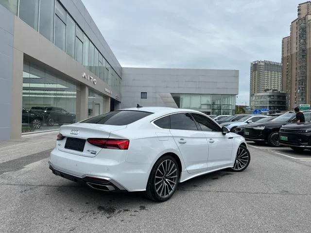 Audi A5 2023 Sportback 40 TFSI quattro Deluxe Dynamic exterior photo 2 Audi A5 2023 Sportback 40 TFSI quattro Deluxe Dynamic exterior photo 2