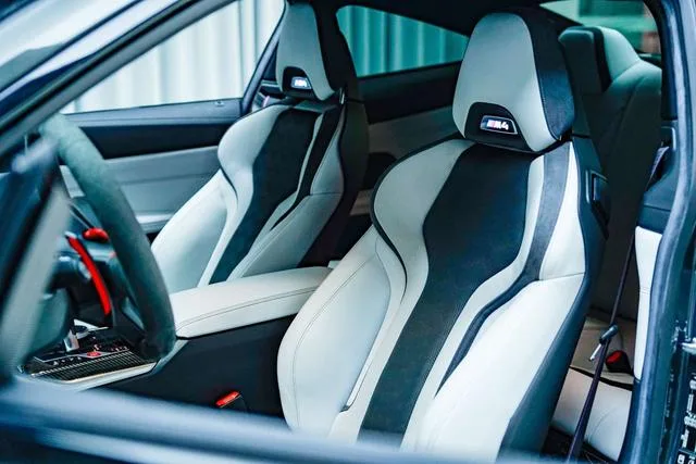 BMW M4 2022 M4 Coupe M xDrive Thunder Edition interior photo 10 BMW M4 2022 M4 Coupe M xDrive Thunder Edition interior photo 10