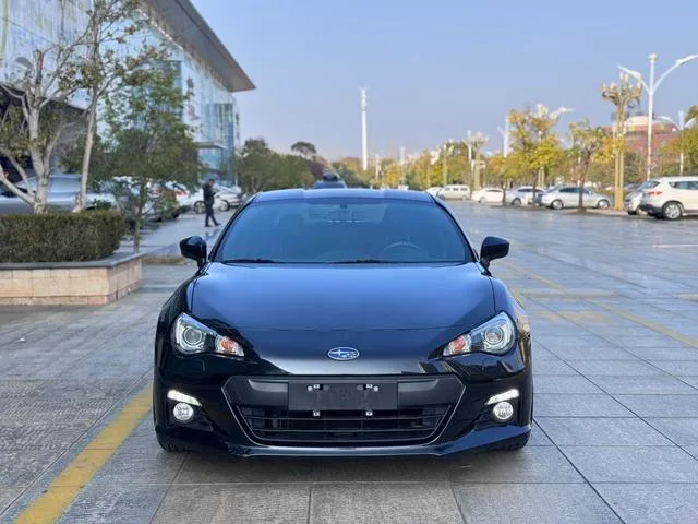 Subaru BRZ 2015 2.0i Manual version interior photo 8 Subaru BRZ 2015 2.0i Manual version interior photo 8