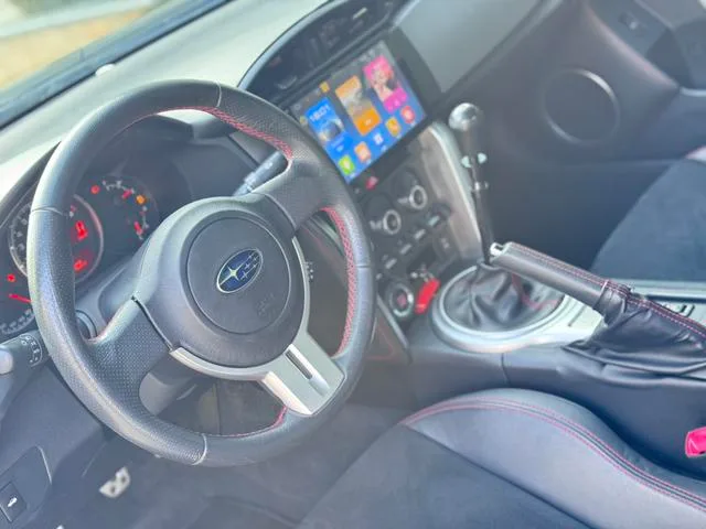 Subaru BRZ 2015 2.0i Manual version interior photo 10 Subaru BRZ 2015 2.0i Manual version interior photo 10