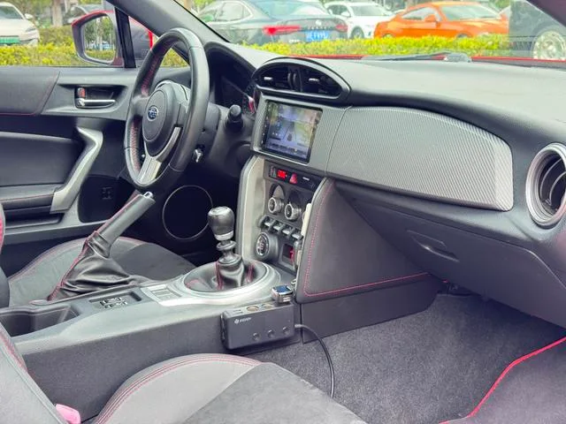 Subaru BRZ 2015 2.0i Version manuelle intérieur photo 10 Subaru BRZ 2015 2.0i Version manuelle intérieur photo 10