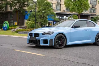 BMW M2 2023 M2 Coupe interior photo 8 BMW M2 2023 M2 Coupe interior photo 8