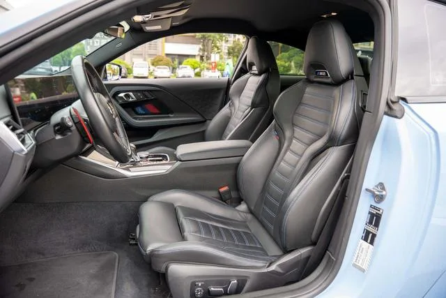 BMW M2 2023 M2 Coupe interior photo 10 BMW M2 2023 M2 Coupe interior photo 10