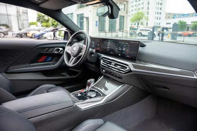 BMW M2 2023 M2 Coupe interior photo 12 BMW M2 2023 M2 Coupe interior photo 12