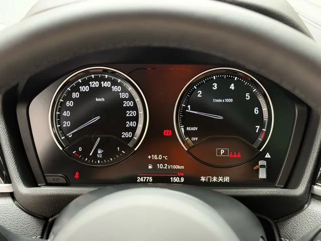BMW X2 2021 sDrive25i M Sports suit interior photo 8