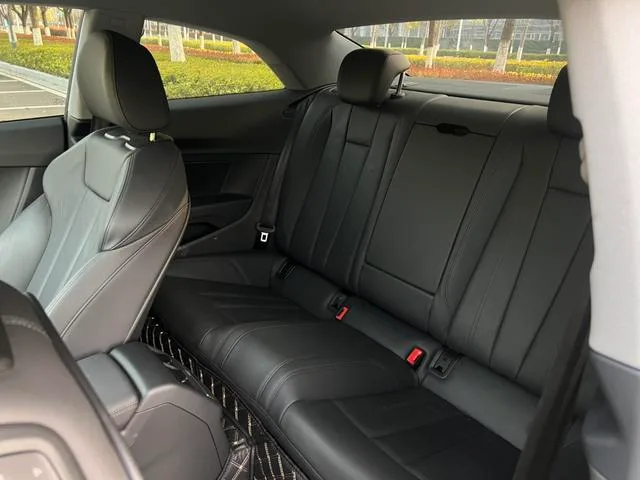 Audi A5 2023 Coupe 40 TFSI Tipo dinámico de moda interior foto 11