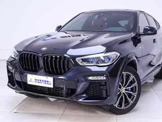 BMW X6 2021 xDrive30i M Спортивный костюм экстерьер фото 4 BMW X6 2021 xDrive30i M Спортивный костюм экстерьер фото 4