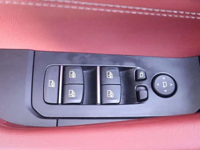 BMW X6 2021 xDrive30i M Спортивный костюм интерьер фото 18 BMW X6 2021 xDrive30i M Спортивный костюм интерьер фото 18