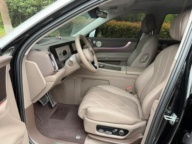 Harmony Intelligence AITO M9 2025 Extensión de rango Ultra Versión de seis plazas (192 Lidar de línea) interior foto 8 Harmony Intelligence AITO M9 2025 Extensión de rango Ultra Versión de seis plazas (192 Lidar de línea) interior foto 8