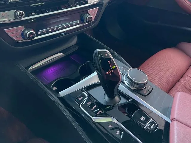 BMW 5 Series 2022 530Li Premium Class M Sports suit exterior photo 5