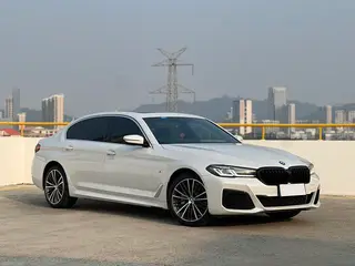 BMW 5 Series 2021 Модификация 530Li Лидирующий M Спортивный костюм экстерьер фото 3 BMW 5 Series 2021 Модификация 530Li Лидирующий M Спортивный костюм экстерьер фото 3