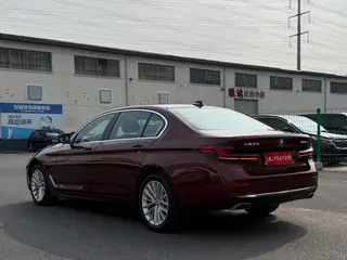 BMW 5 Series 2022 525Li Ensemble de luxe extérieur photo 9