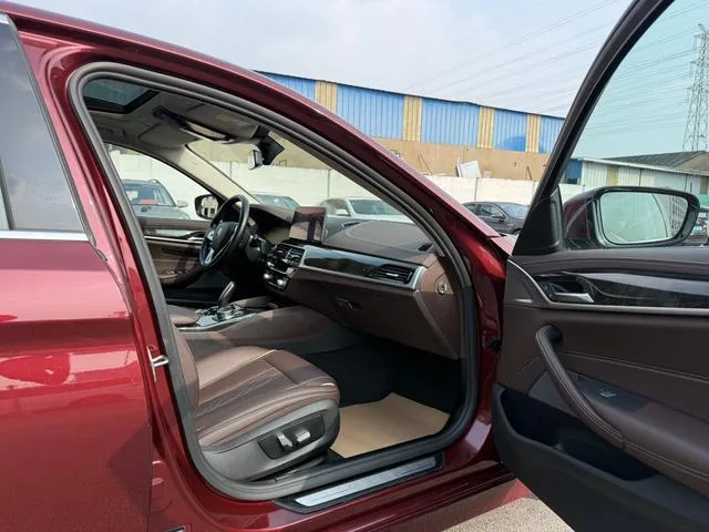 BMW 5 Series 2022 525Li Ensemble de luxe intérieur photo 17