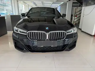 BMW 5 Series 2021 530Li Лидирующий M Спортивный костюм экстерьер фото 2 BMW 5 Series 2021 530Li Лидирующий M Спортивный костюм экстерьер фото 2