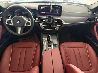 BMW 5 Series 2021 530Li Лидирующий M Спортивный костюм интерьер фото 9 BMW 5 Series 2021 530Li Лидирующий M Спортивный костюм интерьер фото 9