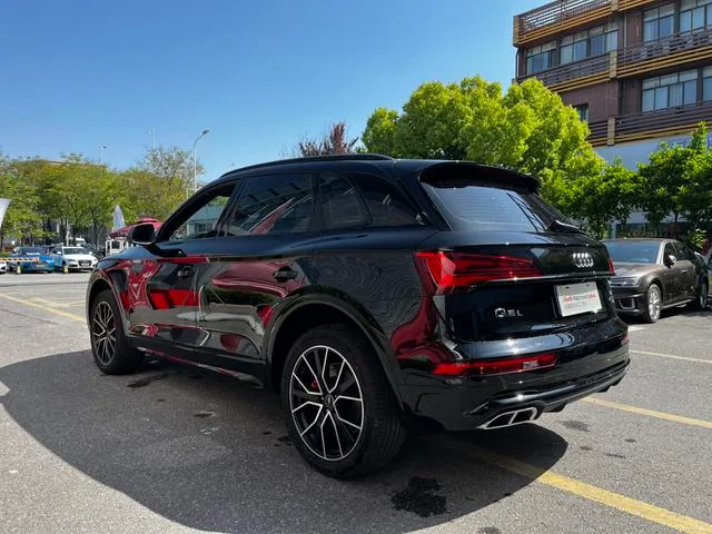 Audi Q5L 2025 quattro 45 Anniversary Collector’s Edition 40TFSI Deluxe Dynamic exterior photo 7 Audi Q5L 2025 quattro 45 Anniversary Collector’s Edition 40TFSI Deluxe Dynamic exterior photo 7