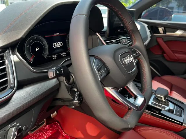 Audi Q5L 2025 quattro 45 Anniversary Collector’s Edition 40TFSI Deluxe Dynamic interior photo 16 Audi Q5L 2025 quattro 45 Anniversary Collector’s Edition 40TFSI Deluxe Dynamic interior photo 16