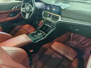 BMW 4 Series 2022 Restyling 425i Convertible M Sports Night Suit interior photo 11 BMW 4 Series 2022 Restyling 425i Convertible M Sports Night Suit interior photo 11
