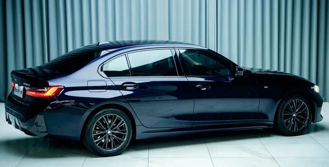 BMW 3 Series 2023 325Li M Sports Night Suit interior photo 8 BMW 3 Series 2023 325Li M Sports Night Suit interior photo 8