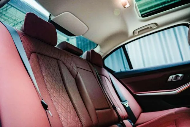 BMW 3 Series 2023 325Li M Sports Night Suit interior photo 10 BMW 3 Series 2023 325Li M Sports Night Suit interior photo 10