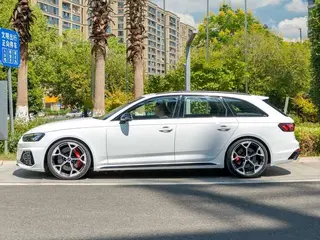 Audi RS 4 2024 RS4 2.9T Avant Burning version exterior photo 3 Audi RS 4 2024 RS4 2.9T Avant Burning version exterior photo 3
