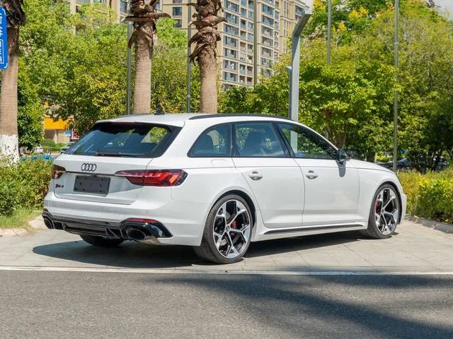 Audi RS 4 2024 RS4 2.9T Avant Burning version exterior photo 4 Audi RS 4 2024 RS4 2.9T Avant Burning version exterior photo 4