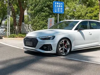 Audi RS 4 2024 RS4 2.9T Avant Burning version exterior photo 6 Audi RS 4 2024 RS4 2.9T Avant Burning version exterior photo 6