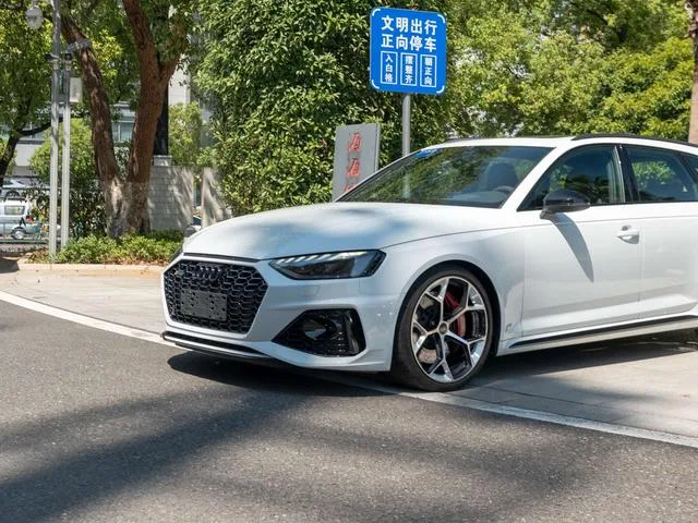 Audi RS 4 2024 RS4 2.9T Avant Burning version exterior photo 6 Audi RS 4 2024 RS4 2.9T Avant Burning version exterior photo 6
