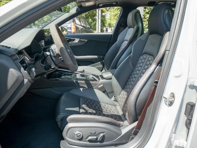 Audi RS 4 2024 RS4 2.9T Avant Burning version interior photo 9 Audi RS 4 2024 RS4 2.9T Avant Burning version interior photo 9