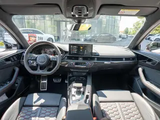 Audi RS 4 2024 RS4 2.9T Avant Burning version interior photo 13 Audi RS 4 2024 RS4 2.9T Avant Burning version interior photo 13
