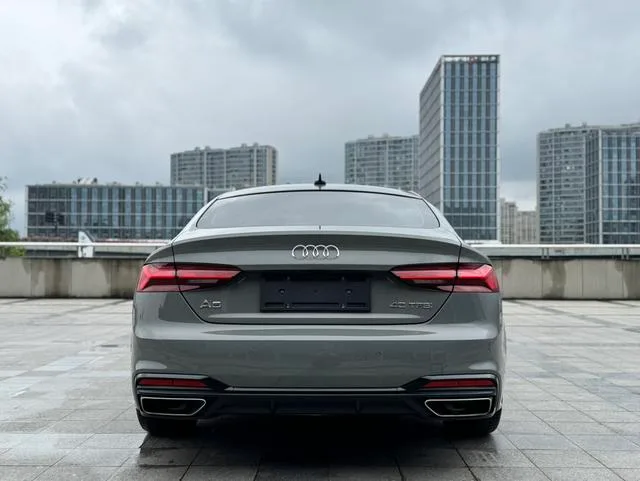 Audi A5 2022 Sportback 40 TFSI Moda y elegante interior foto 10 Audi A5 2022 Sportback 40 TFSI Moda y elegante interior foto 10