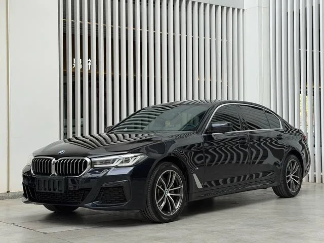 BMW 5 Series 2022 Модификация 525Li M Спортивный костюм экстерьер фото 1 BMW 5 Series 2022 Модификация 525Li M Спортивный костюм экстерьер фото 1