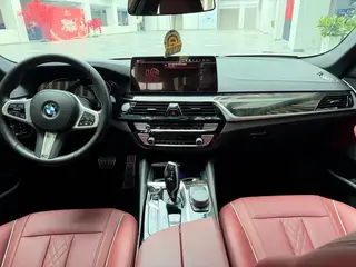 BMW 5 Series 2022 Модификация 525Li M Спортивный костюм экстерьер фото 6 BMW 5 Series 2022 Модификация 525Li M Спортивный костюм экстерьер фото 6